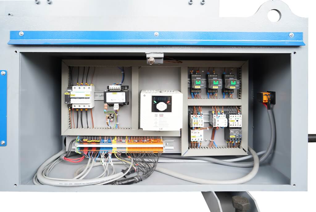 Ленточнопильный полуавтоматический станок CUTERAL PSM 440X700 DM LITE