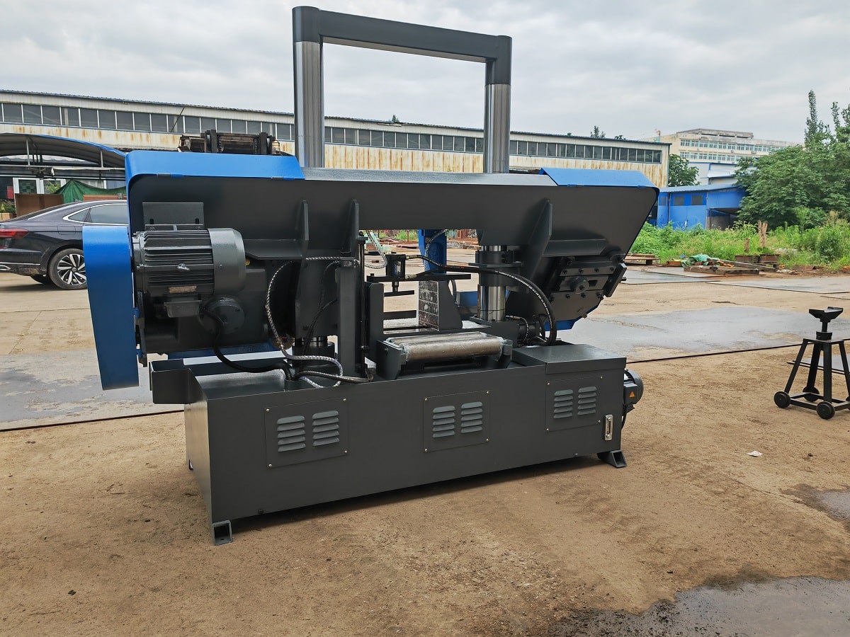 MetalTec BS 400 CH ленточнопильный станок резка под 90°